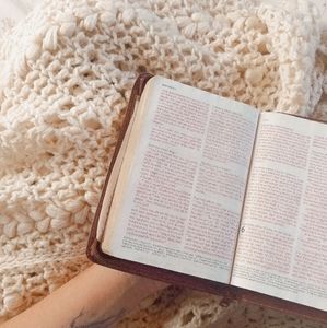 Queen Sized Chunky Knit Blanket